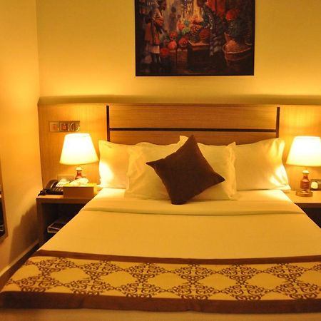 Moz One Executive Guest Rooms Agadez Mobushipe Exterior photo