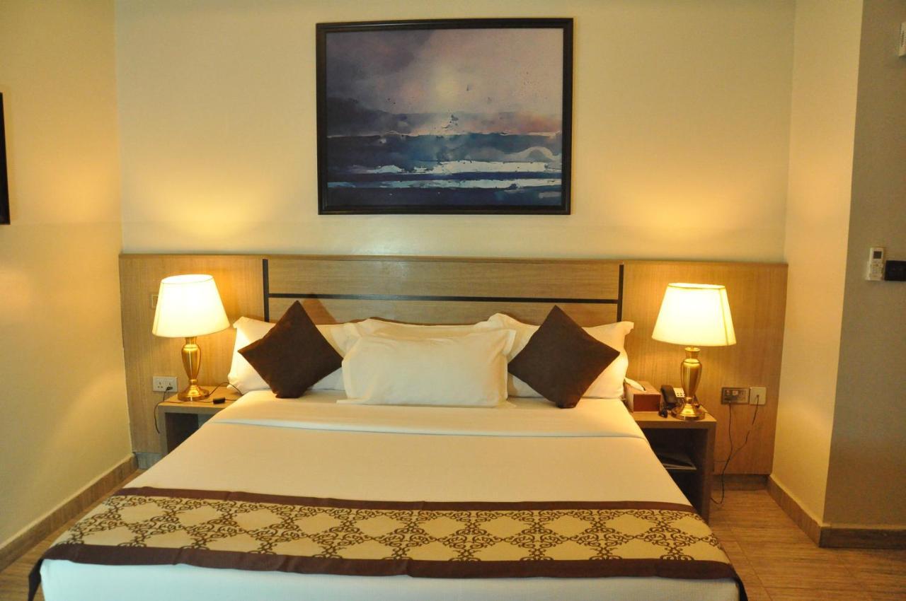 Moz One Executive Guest Rooms Agadez Mobushipe Exterior photo