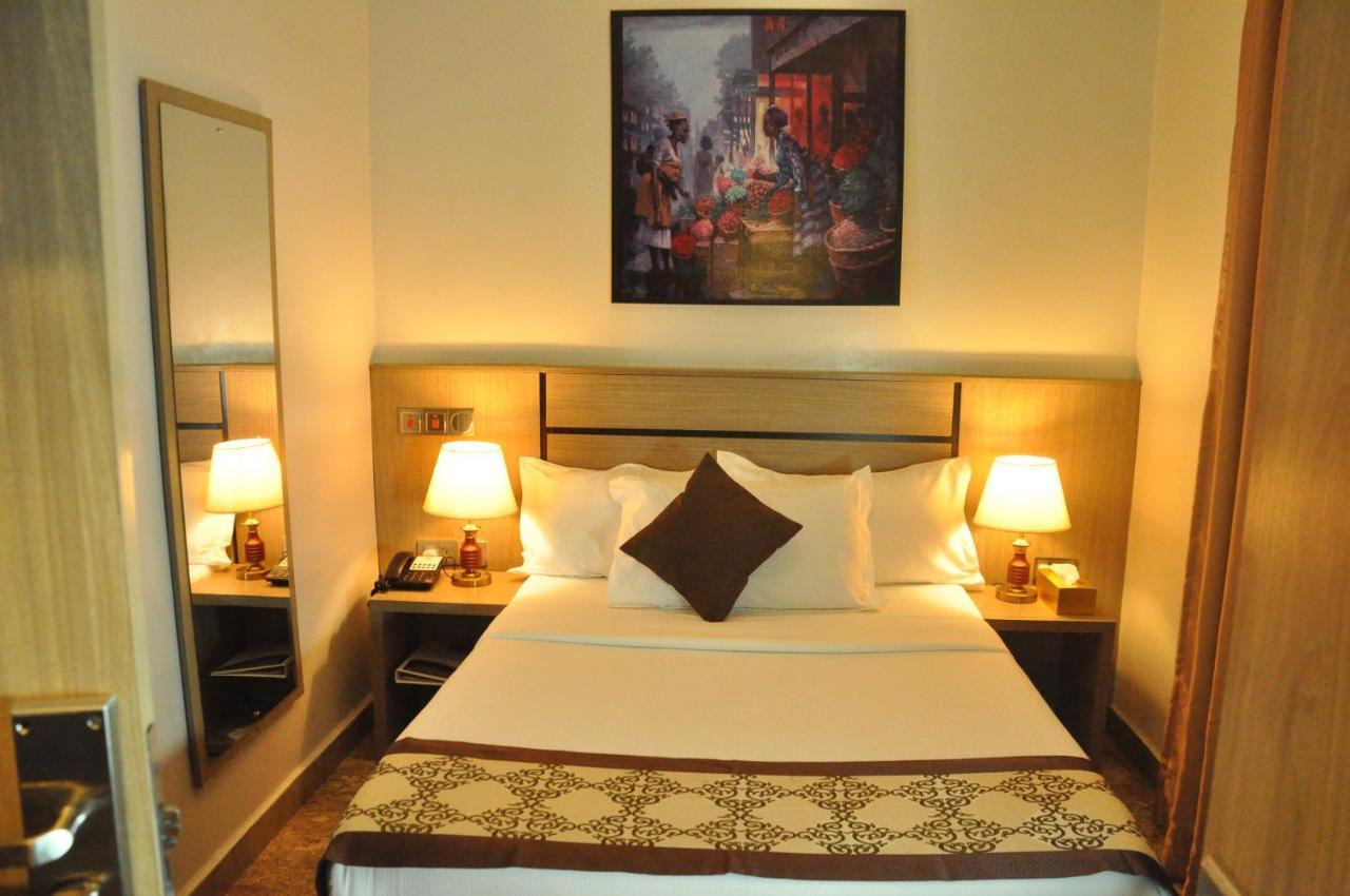 Moz One Executive Guest Rooms Agadez Mobushipe Exterior photo