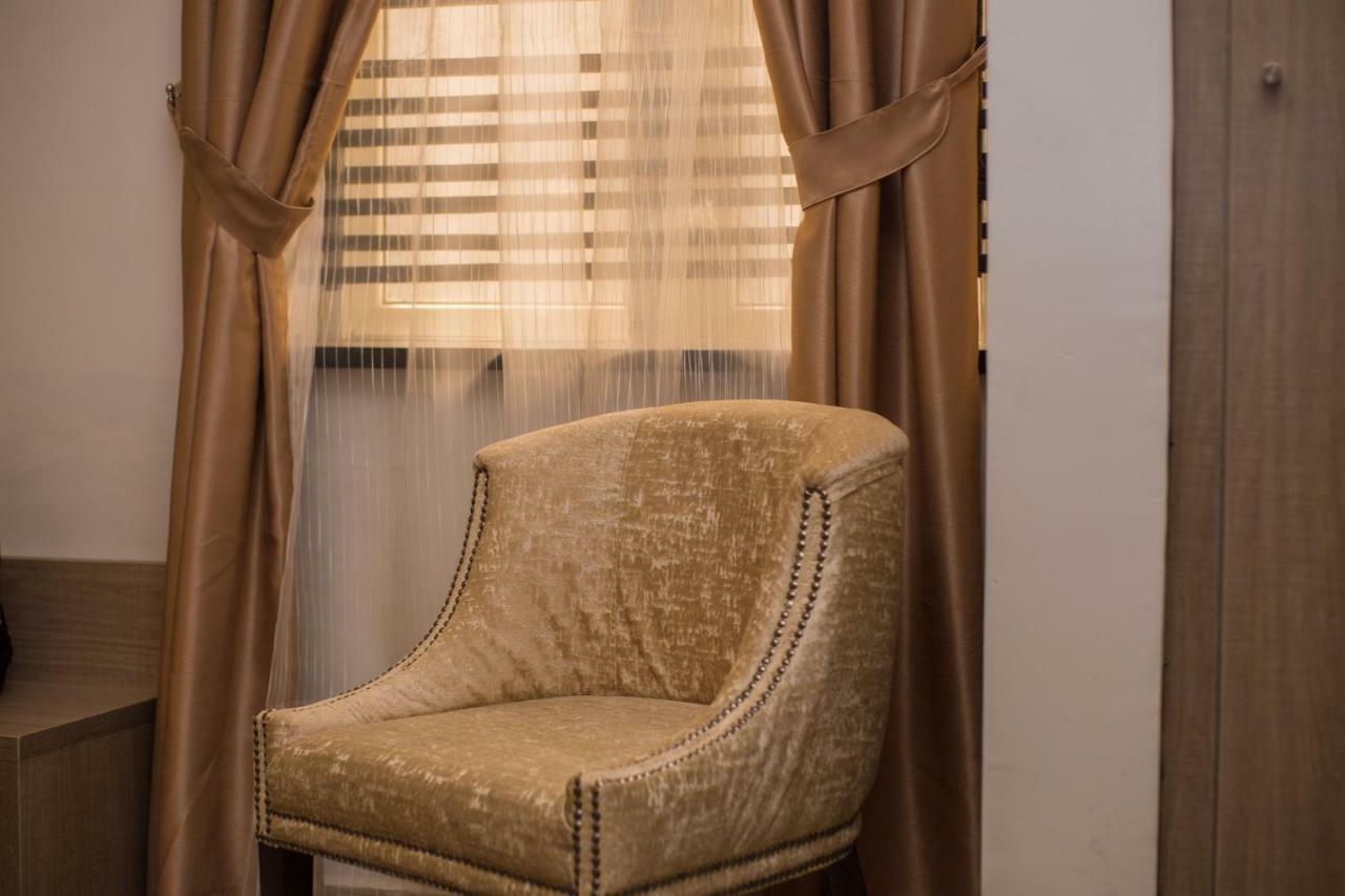 Moz One Executive Guest Rooms Agadez Mobushipe Exterior photo